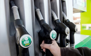A KSH szerint olcsóbbak lettek az üzemanyagok itthon, a szomszédos országok áranál