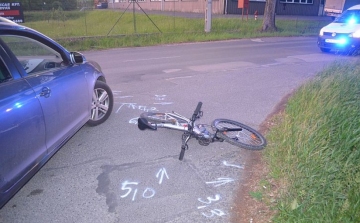 Biciklist ütöttek el az Ágfalvi úton