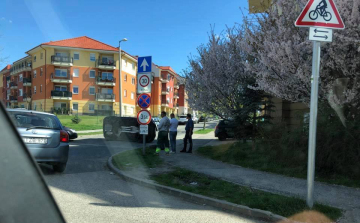 Felborult egy autó az Aranyhegyen