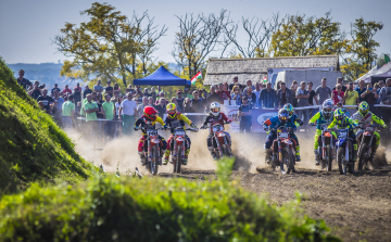 Mindent vitt a peresztegi HTS Team!