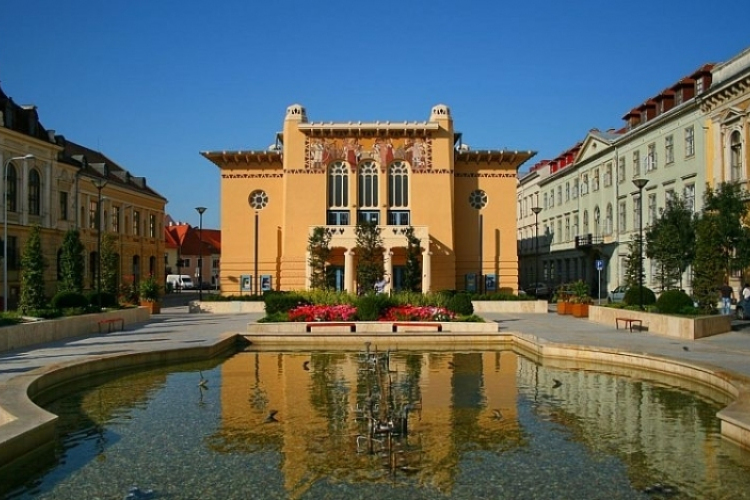A komédia kapja a főszerepet a Soproni Petőfi Színház jövő évadának műsorában