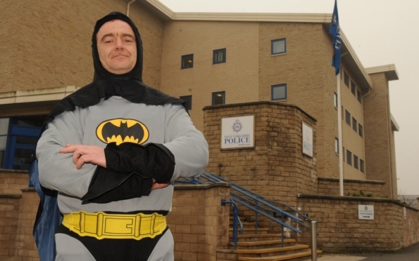 Betörő lett a bűnüldöző szuperhősként ünnepelt brit Batman