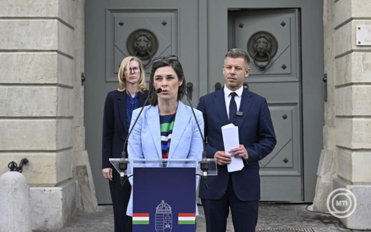Magyar Péter: módosítjuk az alaptörvényt a köztársasági elnök leváltása érdekében