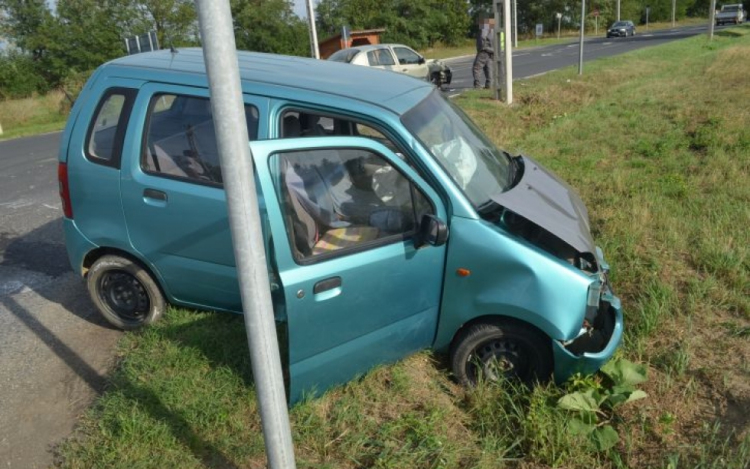Vádemelés a 84-es fő úton történt balesettel kapcsolatban