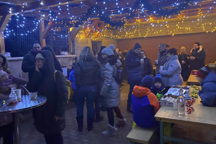 Jó érzés... 300 gyermeknek tudtak segíteni