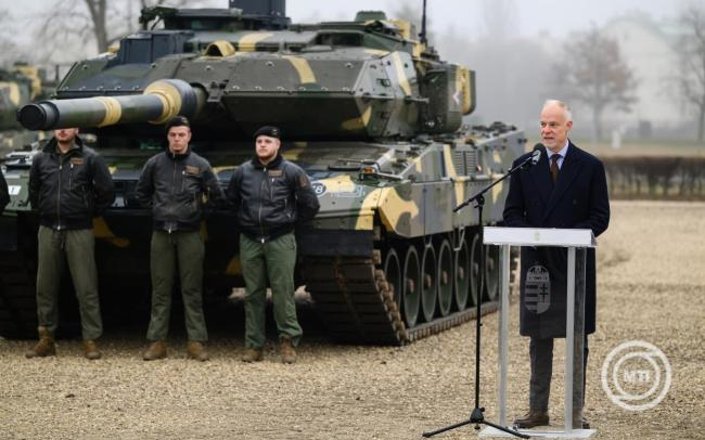 Szalay-Bobrovniczky Kristóf: érkezik a hathavi fegyverpénz