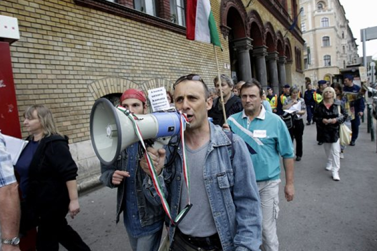 Devizahitelek - Devizahitelesek tüntetnek a fővárosi Nagykörúton