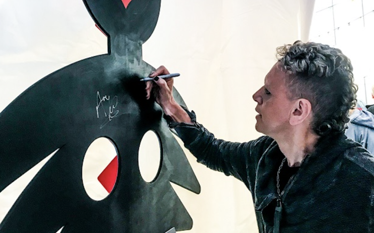 Széket avattak a Depeche Mode tiszteletére