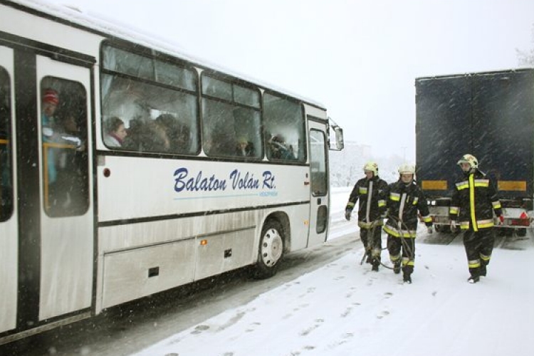 Havazás - Összeomlott a menetrend a Veszprém megyei Volán-társaságoknál