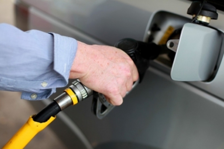Jó hír: csökkent a benzin és a gázolaj ára
