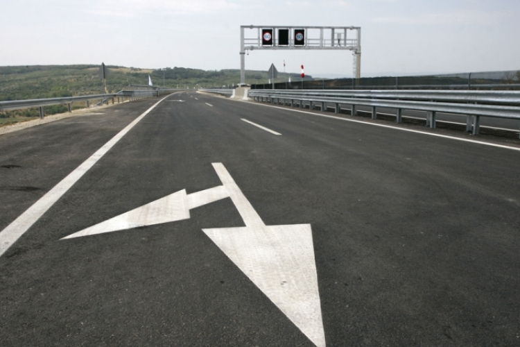 Hozta a várt bevételt az e-útdíj