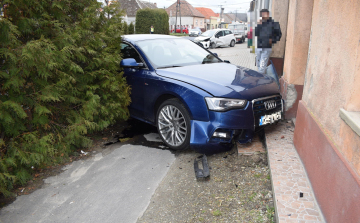 Ház falának ütközött Nagycenken