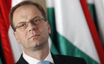 Navracsics jótékony célra fordítja a Jóri-perben neki megítélt összeget