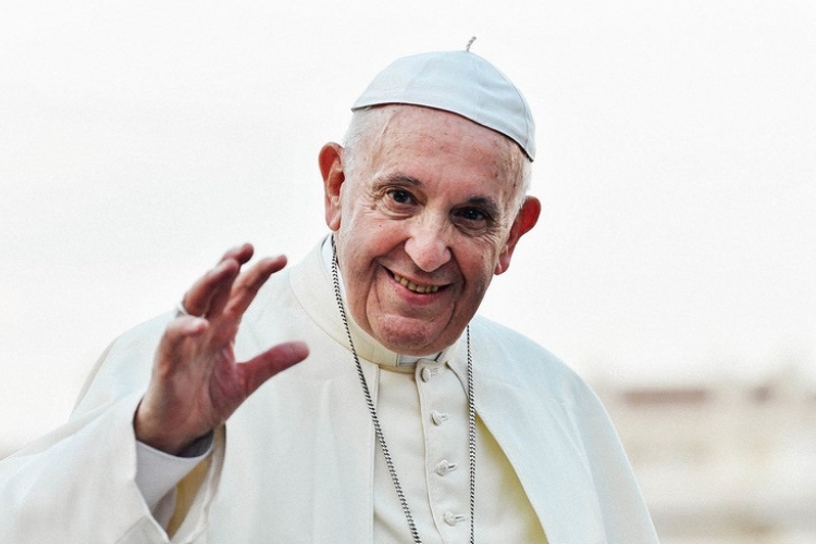 Óvatosságra és a járvány miatti korlátozások betartására szólított fel Ferenc pápa 