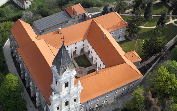 A sopronbánfalvi kolostorban járt a Forbes - egy kis bevezető az élményekről