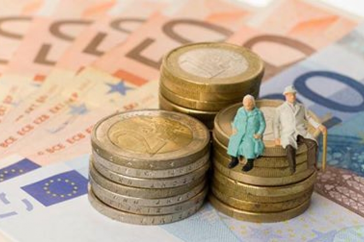 FT: ráfizetés lesz a magán nyugdíjtakarékosság