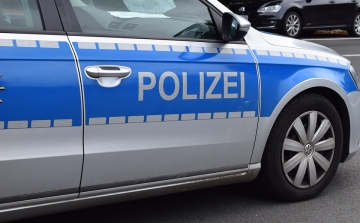 Németországban lelepleztek egy embercsempészetre és a menekültügyi hatóság megtévesztésére szakosodott bűnbandát