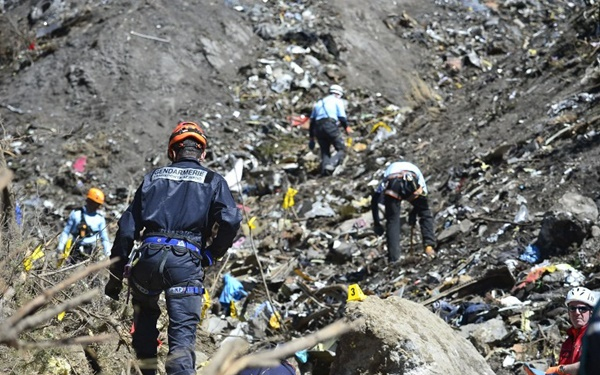 Franciaországi légikatasztrófa - Súlyos depresszióról tájékoztatta iskoláját a másodpilóta, videó az utolsó pillanatokról