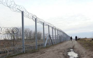 Manfred Weber: támogatni kell EU-s pénzzel a lengyel határkerítés felépítését