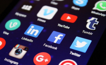 A Twitter, a Facebook és a WhatsApp bírságot kapott Moszkvában 