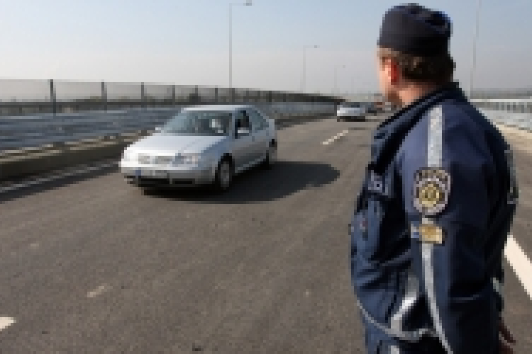 Áprilistól fokozottan ellenőrzik az autósokat