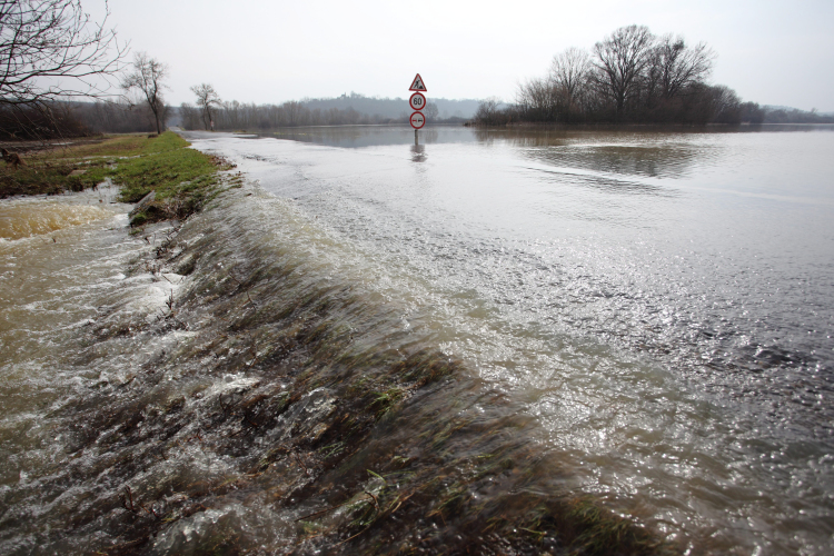 Árvíz - Négy mellékutat lezártak Vas megyében