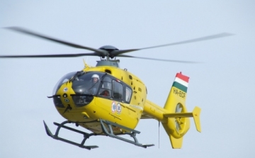 Mentőhelikopterrel szállították a súlyos sérültet kórházba Sopronból