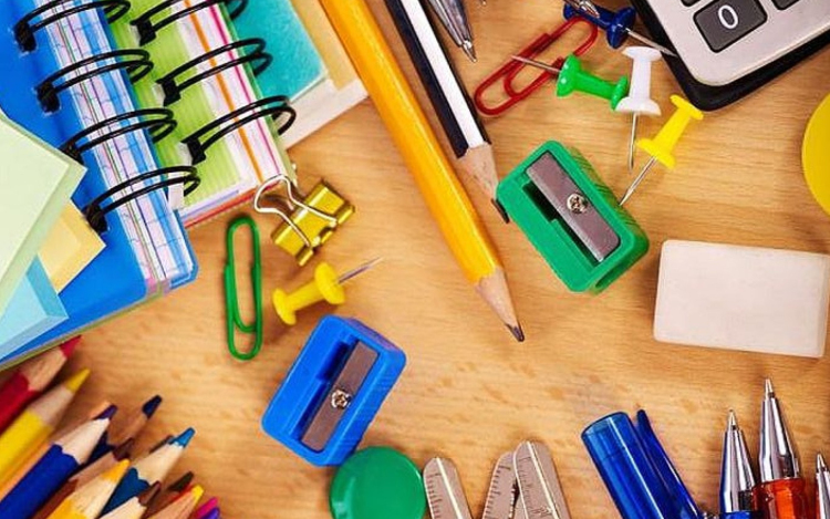 Ingyenes tanszercsomag a soproni iskolakezdőknek