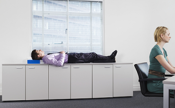 Ismét büntethetik a munkakerülést az oroszok