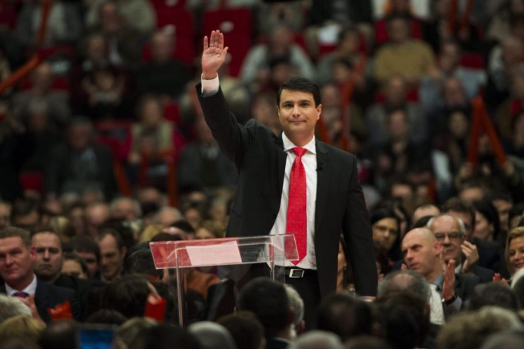 Kötelet javasoltak a felcsúti polgármesternek, Mesterházy nem határolódott el