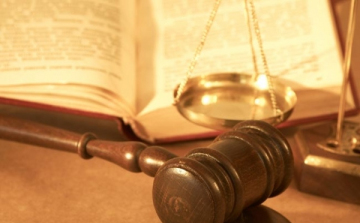 Devizahitelesek nyertek pert bankok ellen az egyoldalú kamatemelések miatt