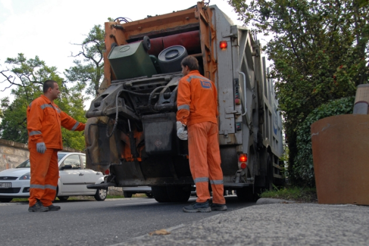 Közigazgatási eljárás a Dunanett Kft. ellen a hulladékszállítási díjak drasztikus emelése miatt