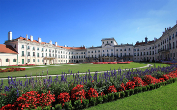 Fertődre kerül a főúri  kincstár - többen tiltakoznak 