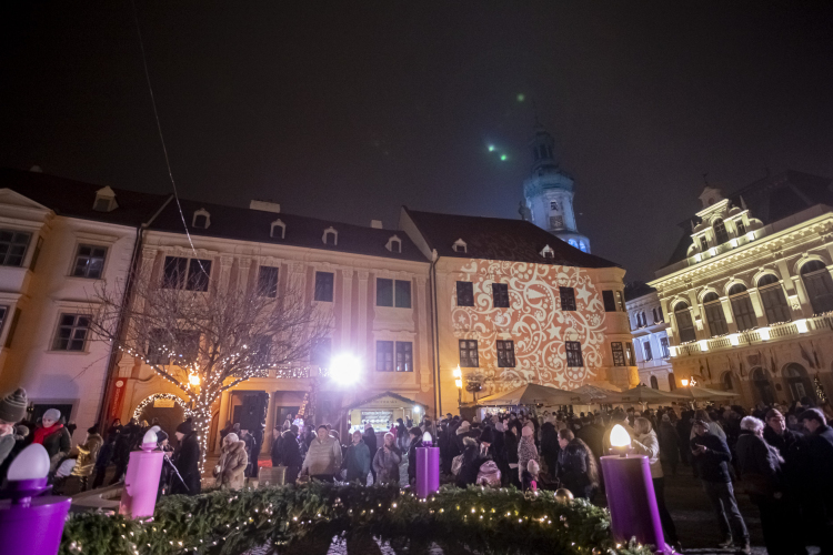 Hit, remény, öröm és szeretet