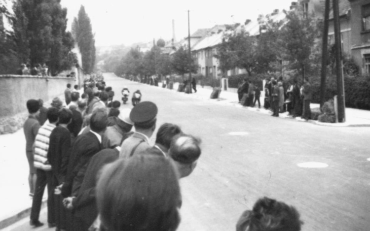 Kitalálod melyik Forma-1 világbajnok nyert Sopron Grand Prix-t ?