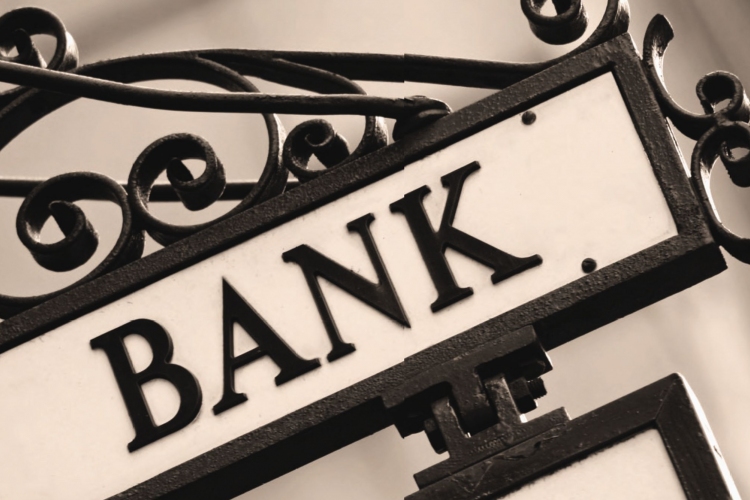 Léptek a bankok: nagy bukta lehet a készpénzfelvétel