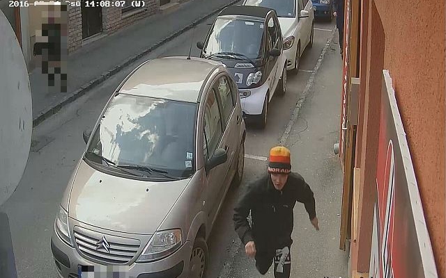 Táskát lopott egy soproni étteremből - videóval!