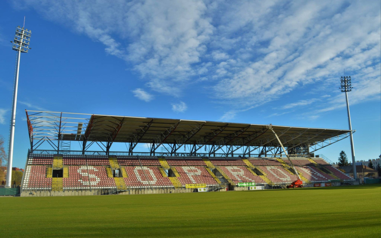 Időben véget érhet a stadion felújítása