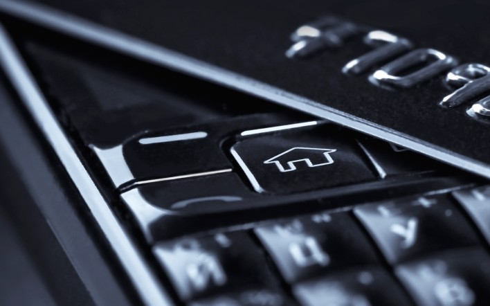 Az állam a kamionosok útdíjrendszerére alapozná a mobilfizetést