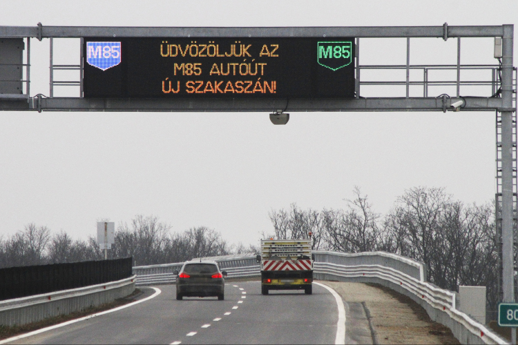 Gyorsforgalmi úton lehet közlekedni Sopron és Győr között