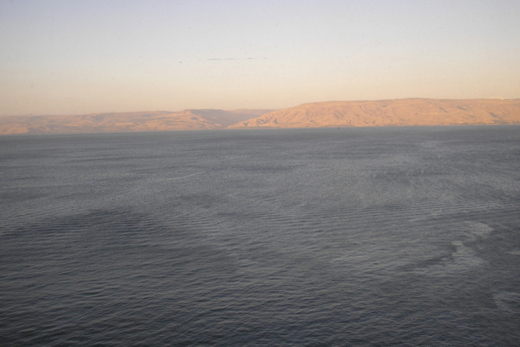 Rejtélyes kőépítményt találtak régészek a Kineret-tó mélyén Izraelben