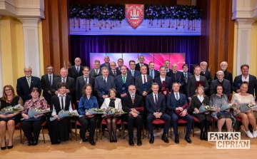 Átadták a városi kitüntetéseket a Hűség Napja alkalmából