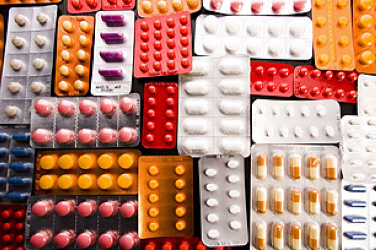 Jelentősen csökken hétszáz gyógyszer ára