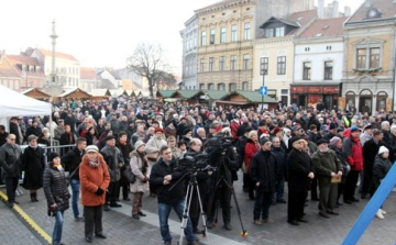 Ünnepélyesen átadták a felújított soproni Várkerületet