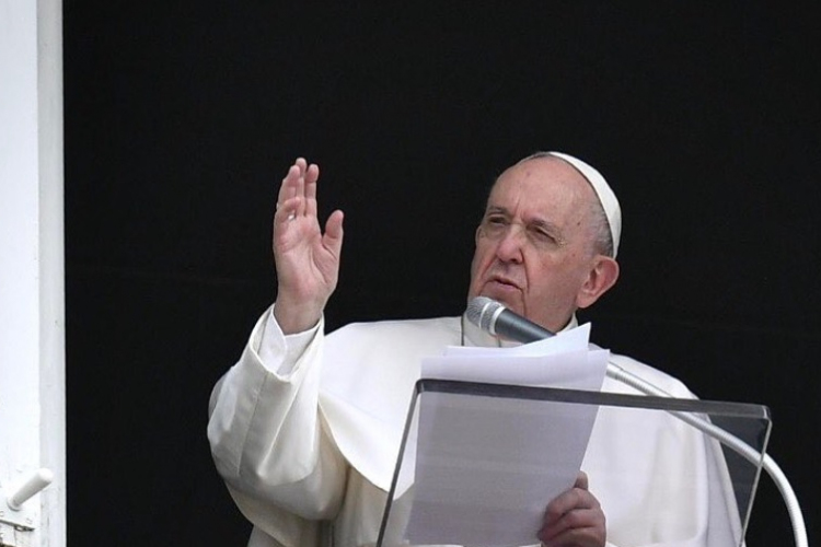 Ferenc pápa ismét a szülőség fontosságát és érdemeit magasztalta 