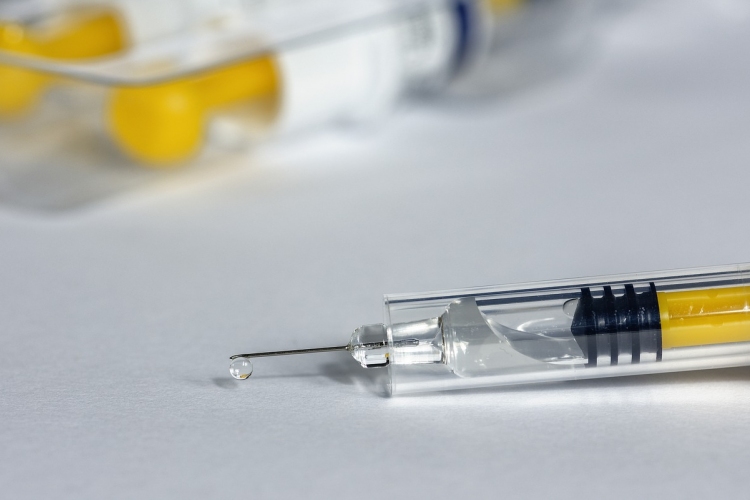 Megérkezett az orosz vakcina beszerzéséről szóló szerződéstervezet