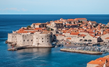 Horvát miniszter: a járványhelyzetet figyelembe véve kell újranyitni a határokat a turizmus fellendítésére