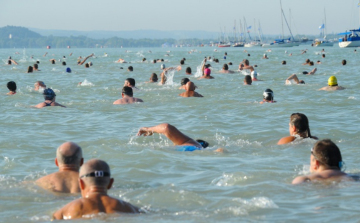 Vasárnap megtartják a Balaton-átúszást