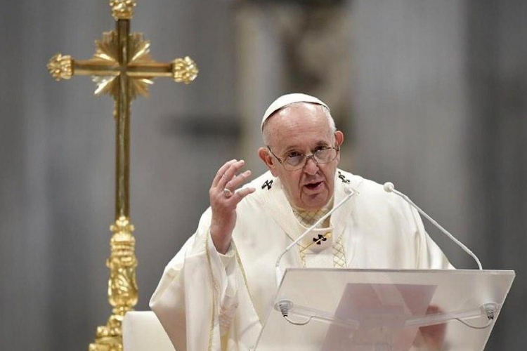 Ferenc pápa lázas volt, de a vizsgálatok eredménye negatív 