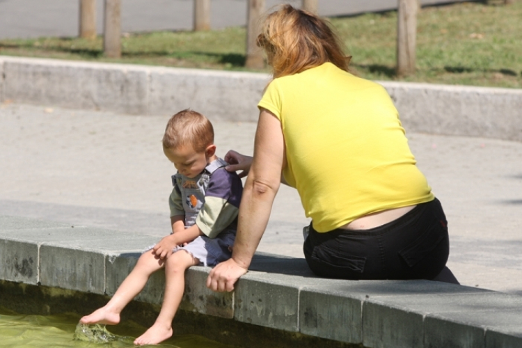 Szeptemberben döntenek a rugalmas gyedről
